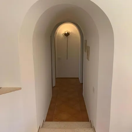 Francesca, Quite And Apartment *